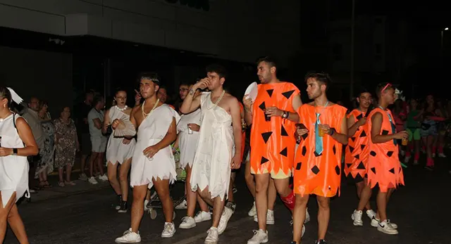 Desfile de disfraces de Les Penyes en Festes 2026